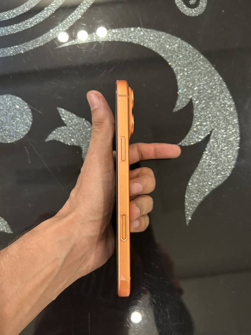 Apple iPhone 17 Pro Max 3