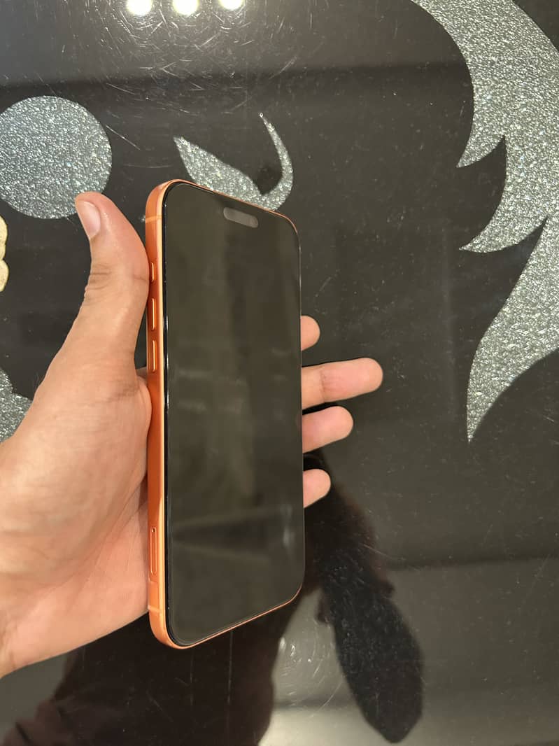 Apple iPhone 17 Pro Max 6