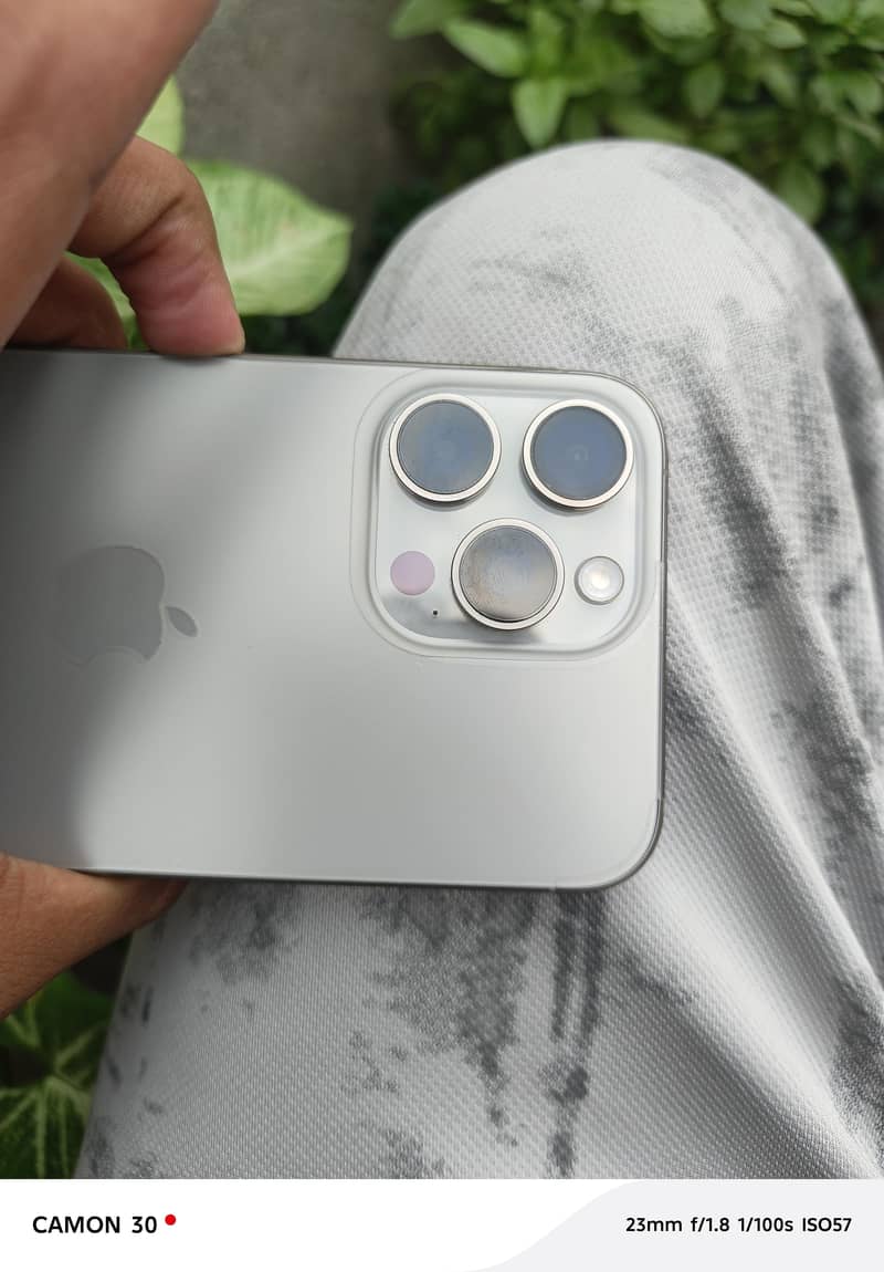 Apple iPhone 15 Pro Max 3