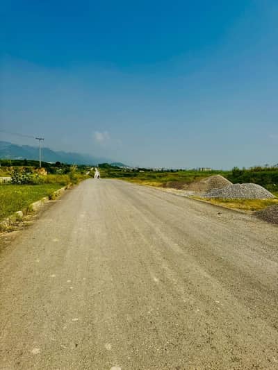 25x40 plot for sale in E-12/4