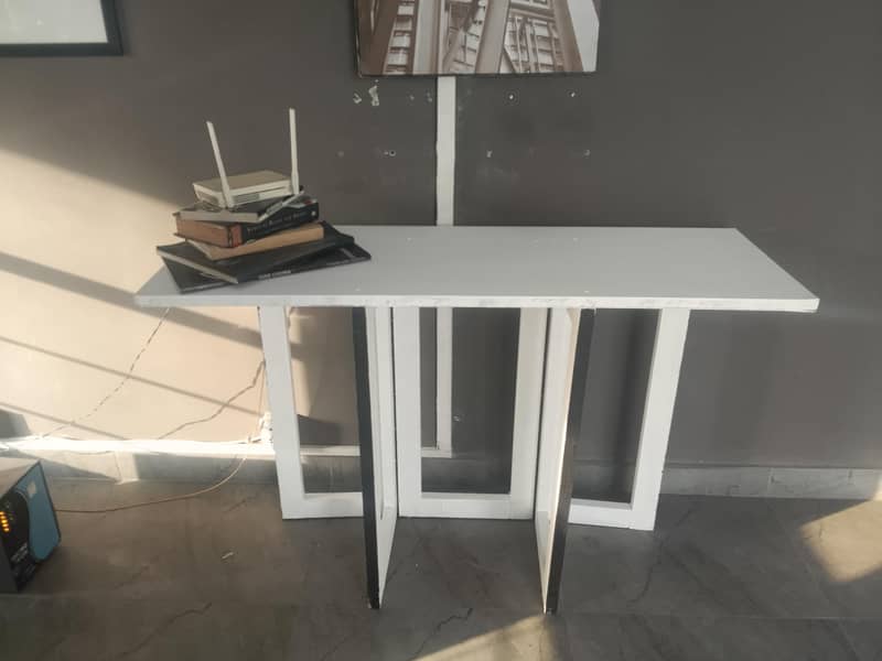 CONSOLE TABLE 4