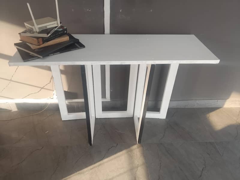 CONSOLE TABLE 8