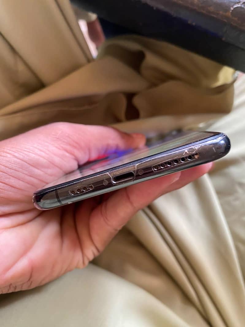 Apple iPhone 11 Pro Max 1