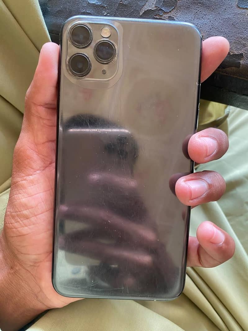 Apple iPhone 11 Pro Max 3