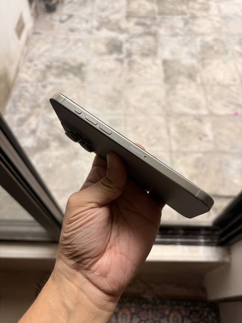 Apple iPhone 15 Pro Max 1