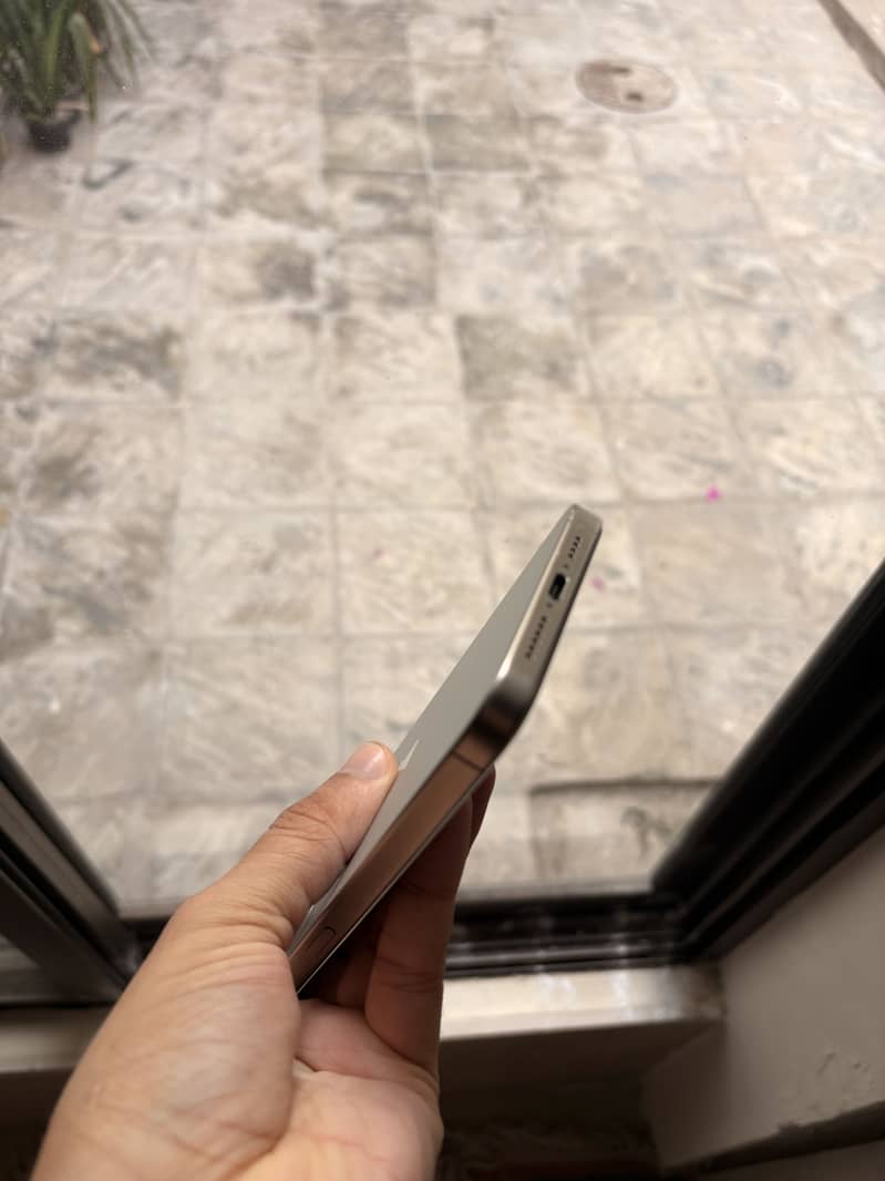 Apple iPhone 15 Pro Max 5
