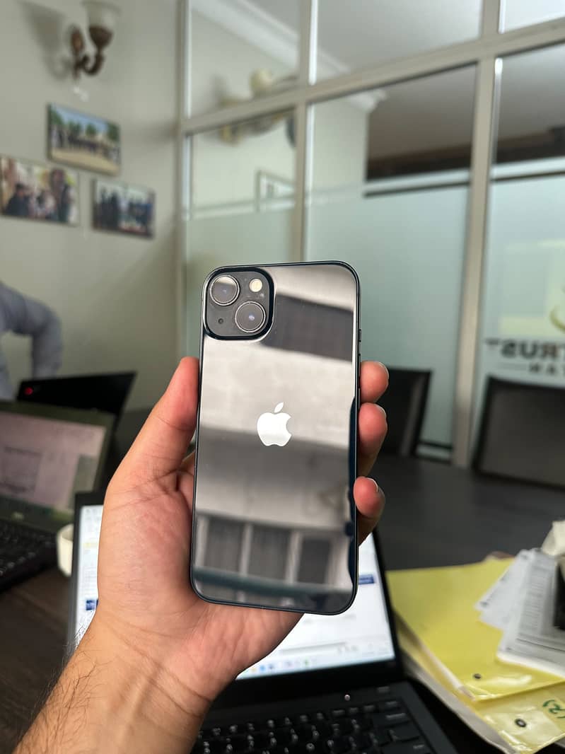 Apple iPhone 13 0