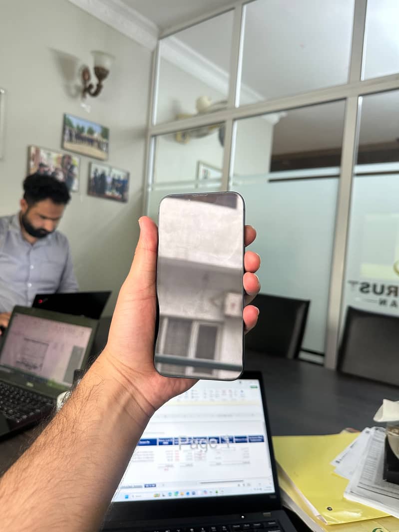 Apple iPhone 13 1