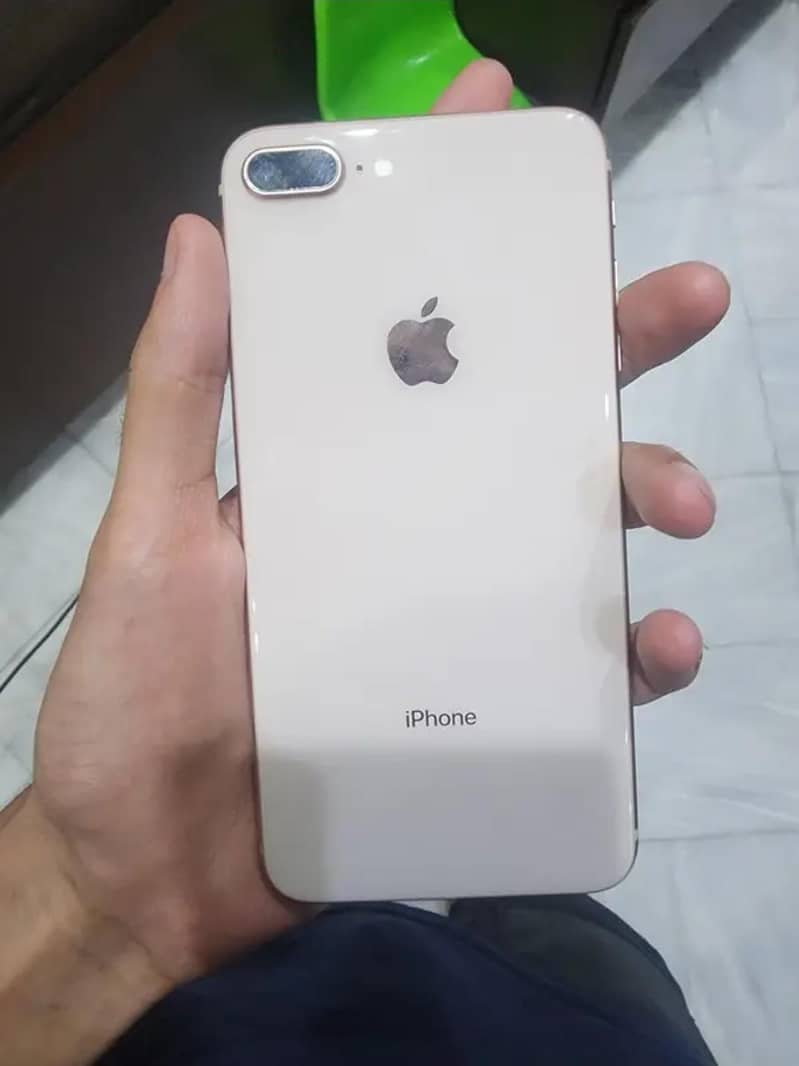 Apple iPhone 8 Plus 0