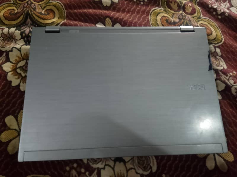 grey laptop 0