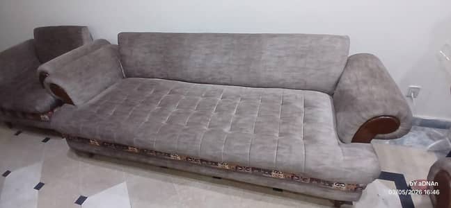 Almost New Sofa set made by WOOD CASTLE with 10 CUSHIONS