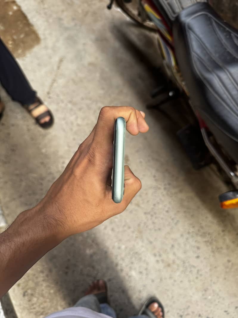 Apple iPhone 11 2