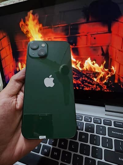 Apple iPhone 13