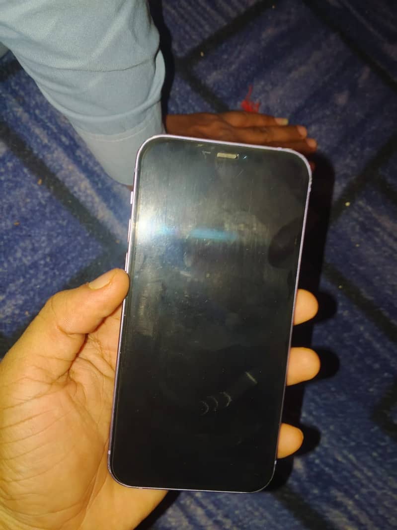 Apple iPhone 12 3