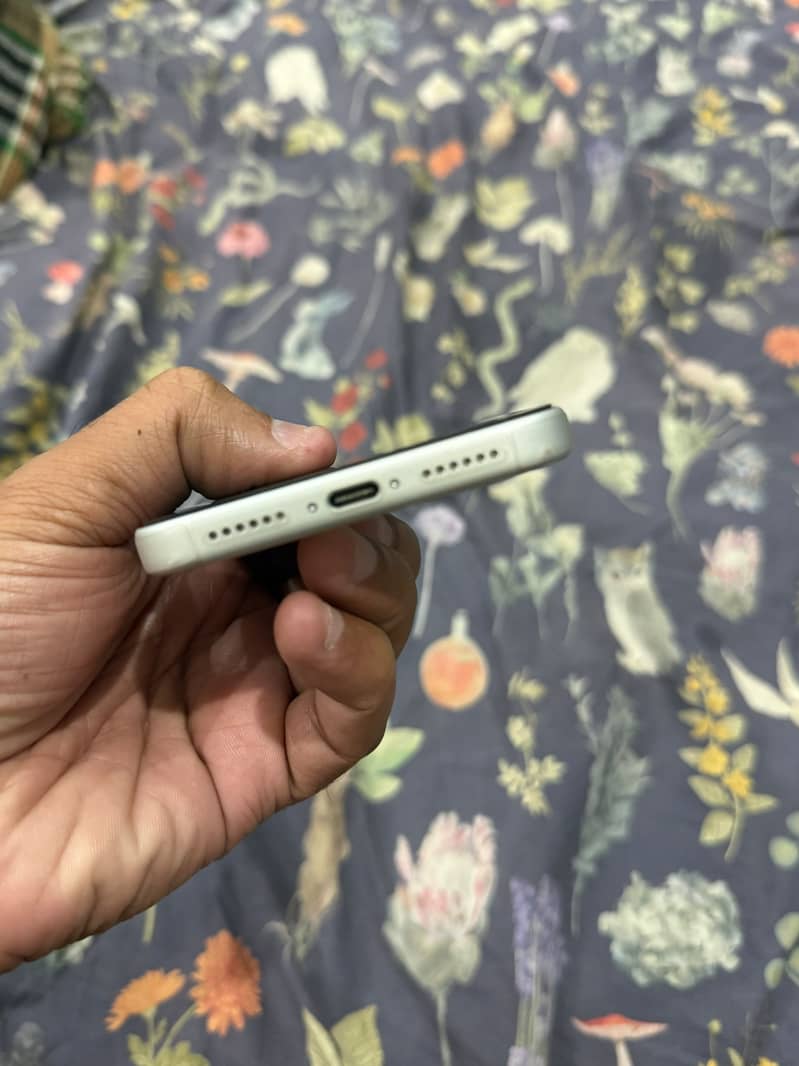 Apple iPhone 17 Pro Max 5