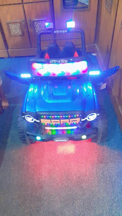 kids battery Operated Jeeb/ Electric Car Blue Colour 10/10 condition.