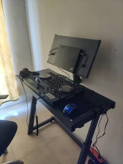 Height Adjustable Table for DJ