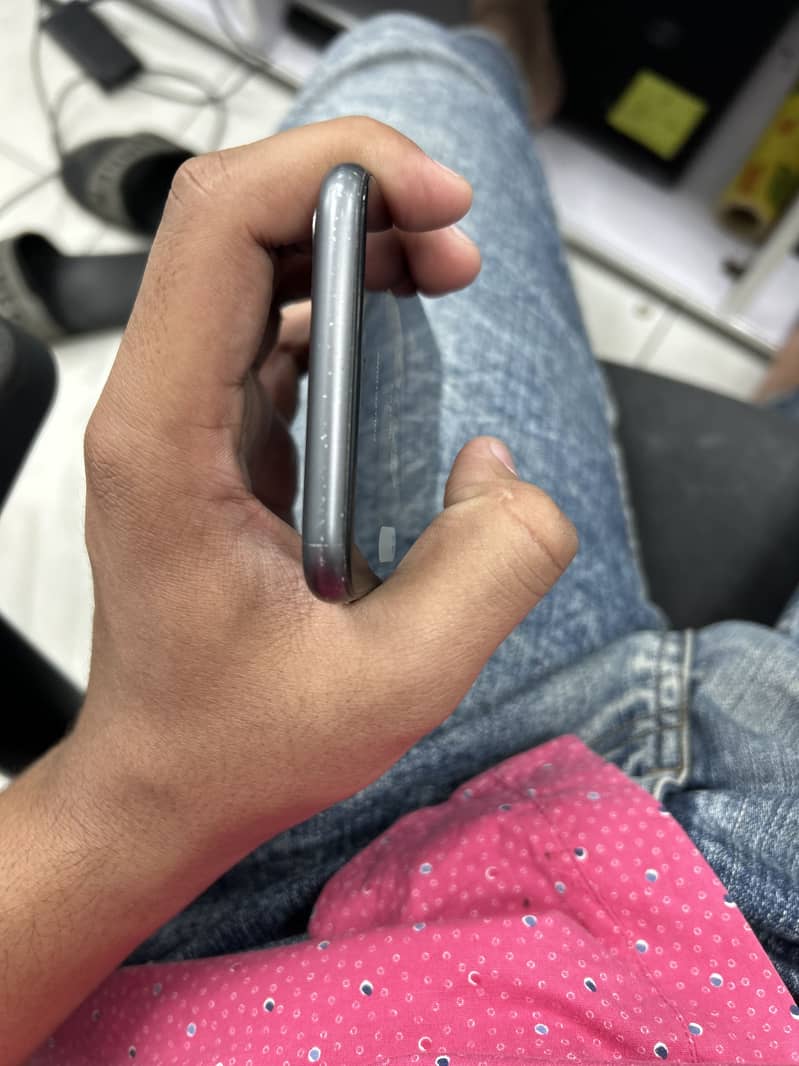 Apple iPhone 11 2