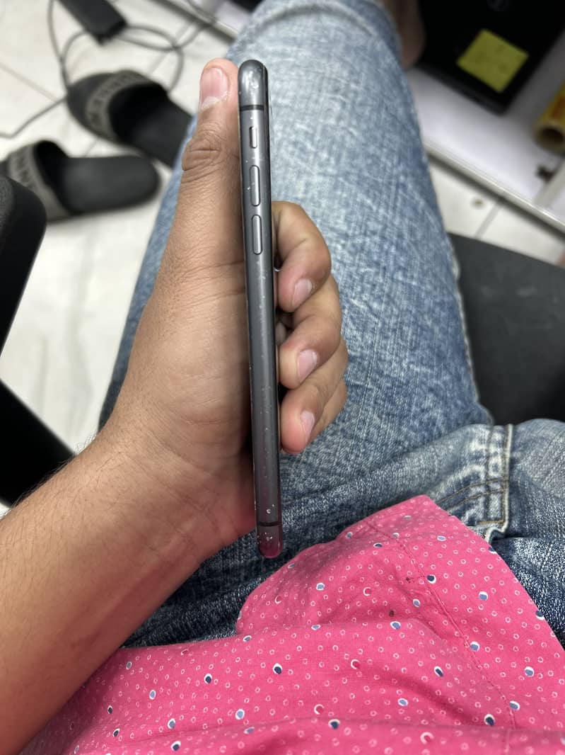 Apple iPhone 11 3