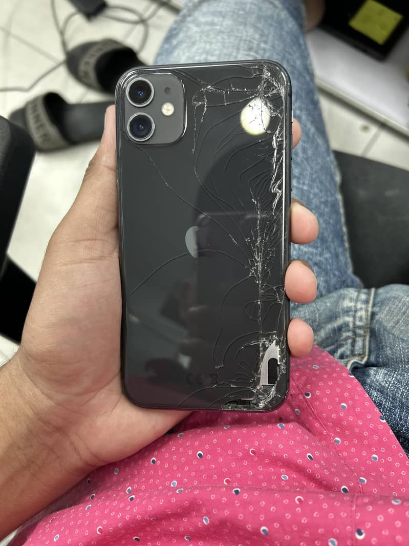 Apple iPhone 11 4