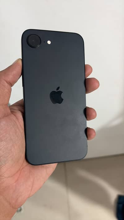 Apple iPhone 16e