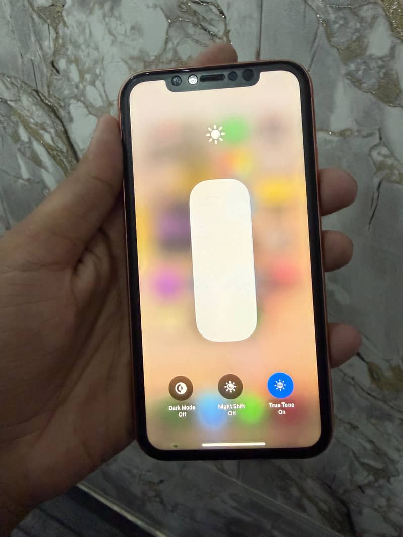 Apple iPhone XR 4