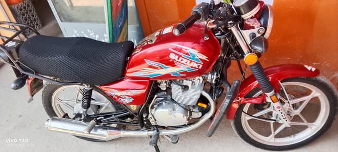 Suzuki GS 150se