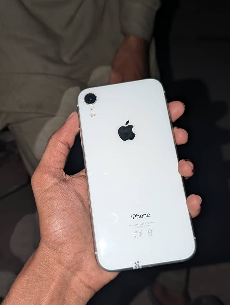 Apple iPhone XR 0