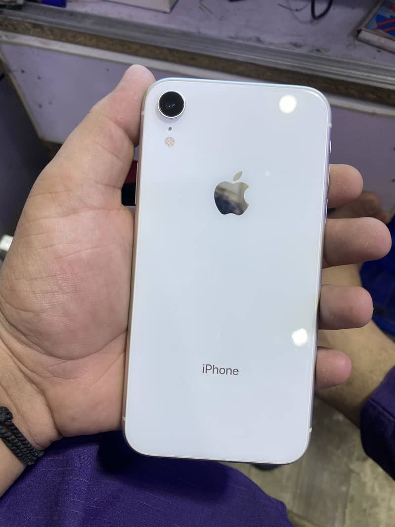 Apple iPhone XR 0