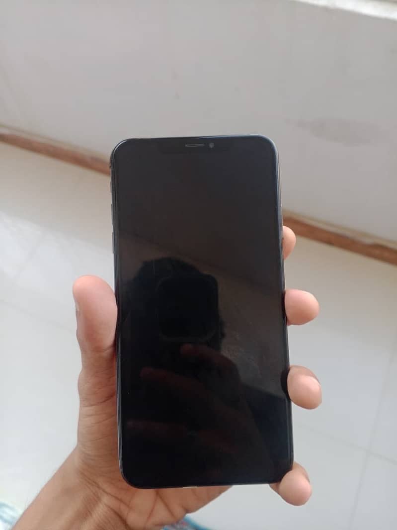 Apple iPhone XS Max 2
