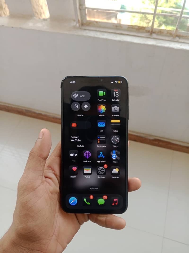 Apple iPhone XS Max 3