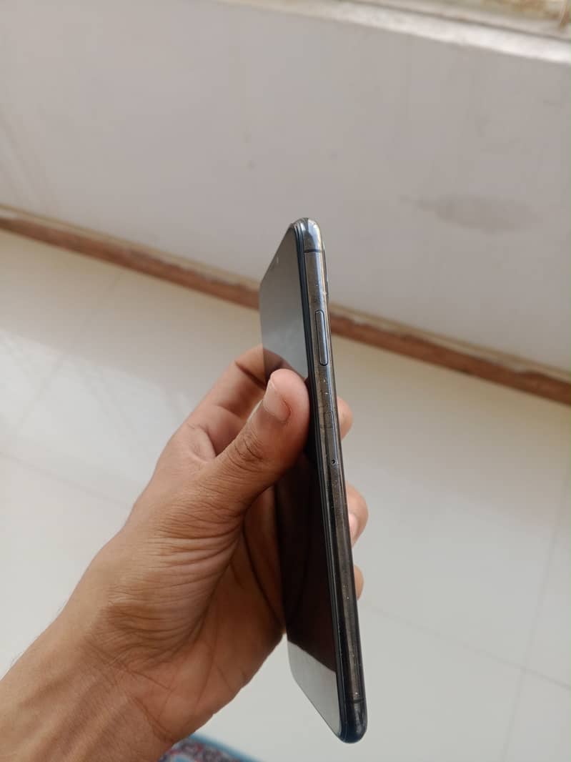 Apple iPhone XS Max 6