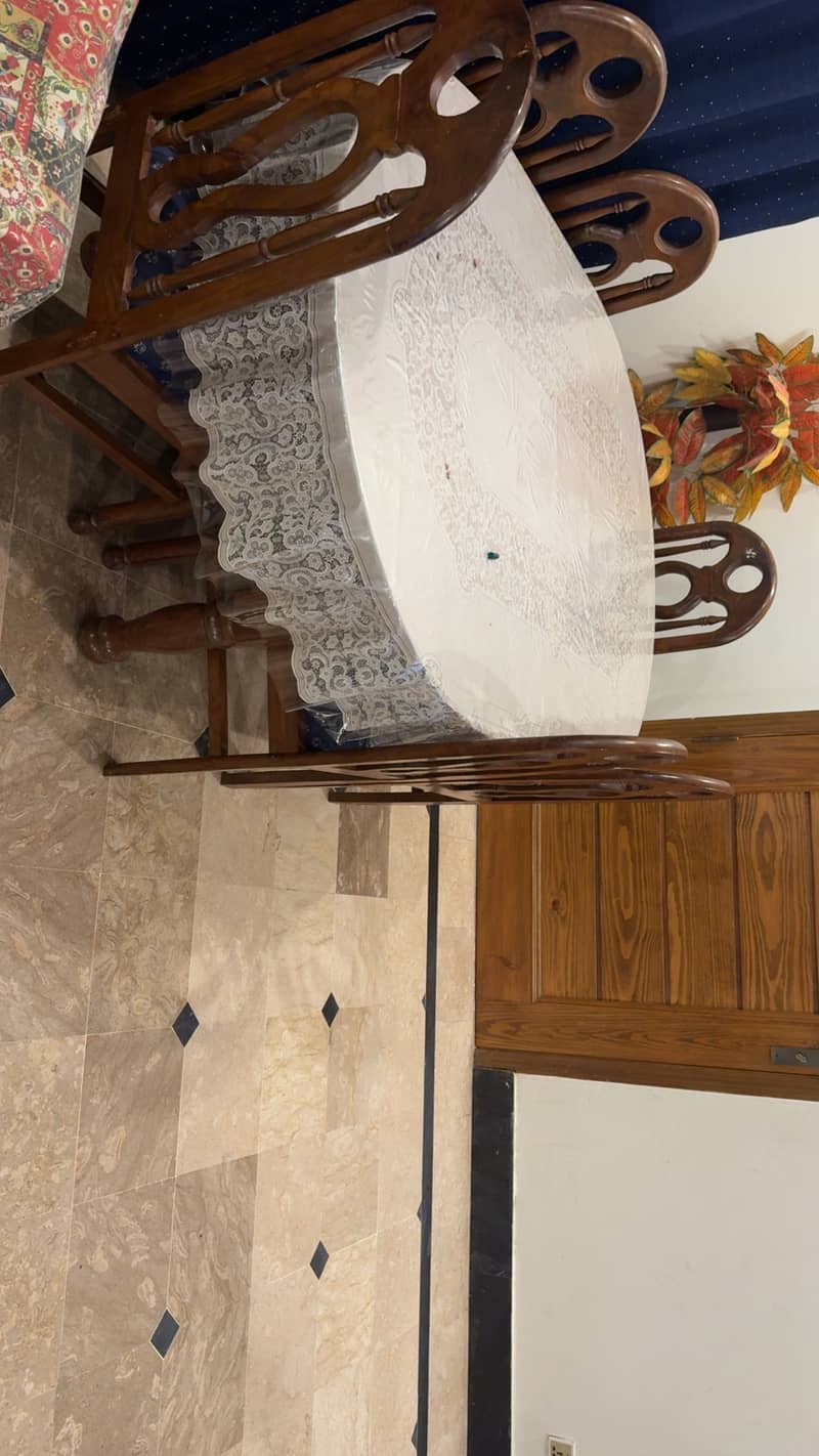 Dinning table with chairs 0