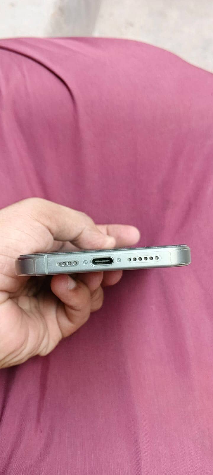Apple iPhone 15 Pro Max 2