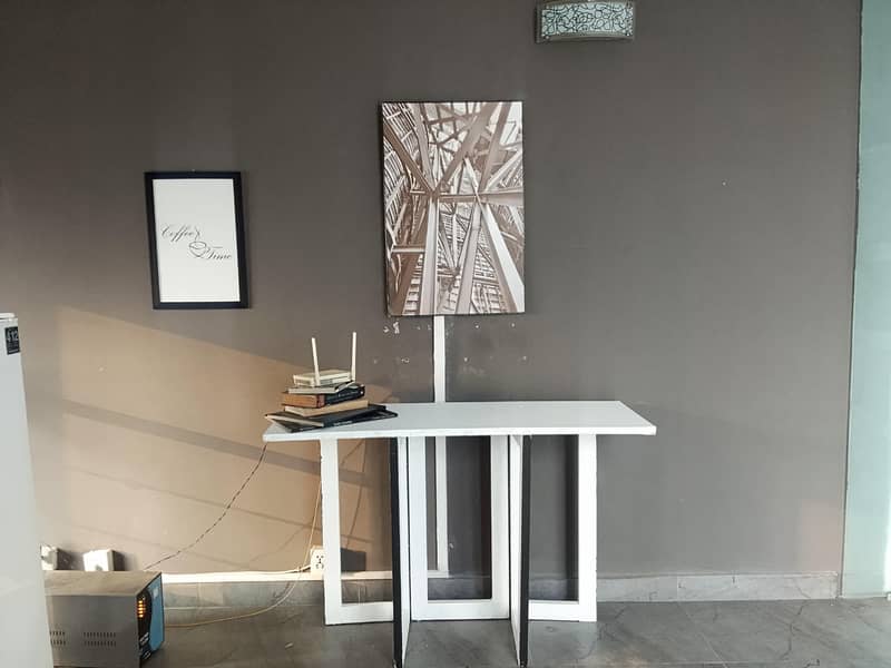CONSOLE TABLE 0