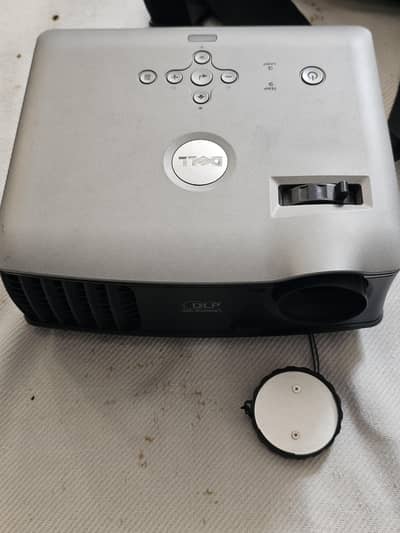 Dell projector 10/10 condition