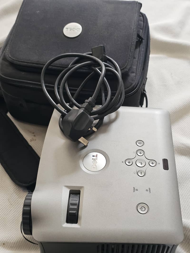 Dell projector 10/10 condition 6
