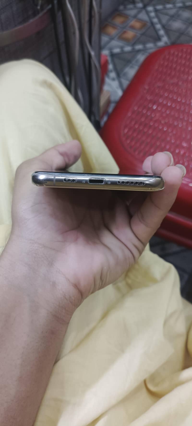 Apple iPhone XS 4