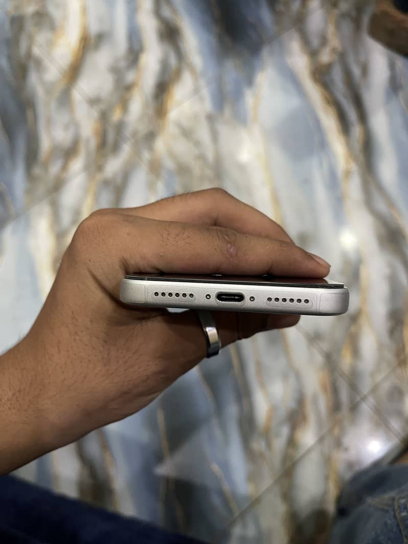 Apple iPhone 17 Pro Max 5