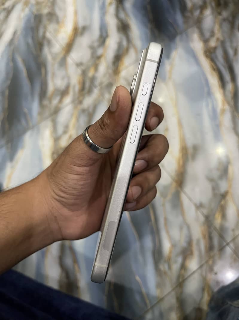 Apple iPhone 17 Pro Max 6