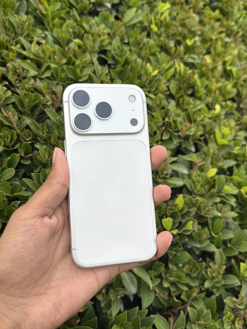 Apple iPhone 17 Pro 2