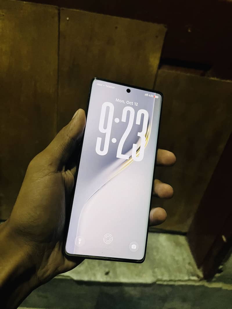 Tecno CAMON 40 Pro 4