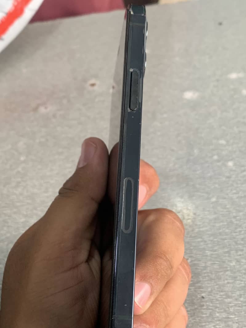 Apple iPhone 12 Pro 2