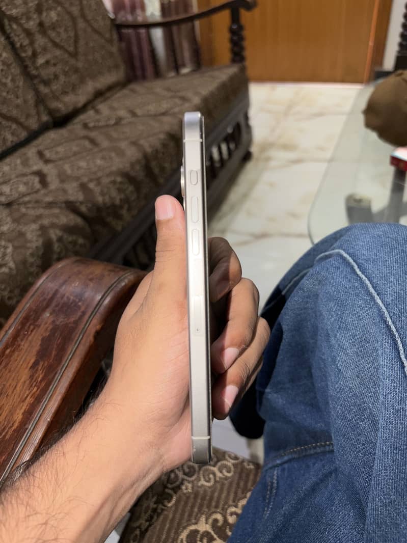 Apple iPhone 15 Pro Max(Factory) 4