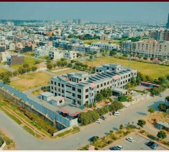 35x70 Corner Plot for Sale in FMC B-17 | Solid Plot | Open NDC 0