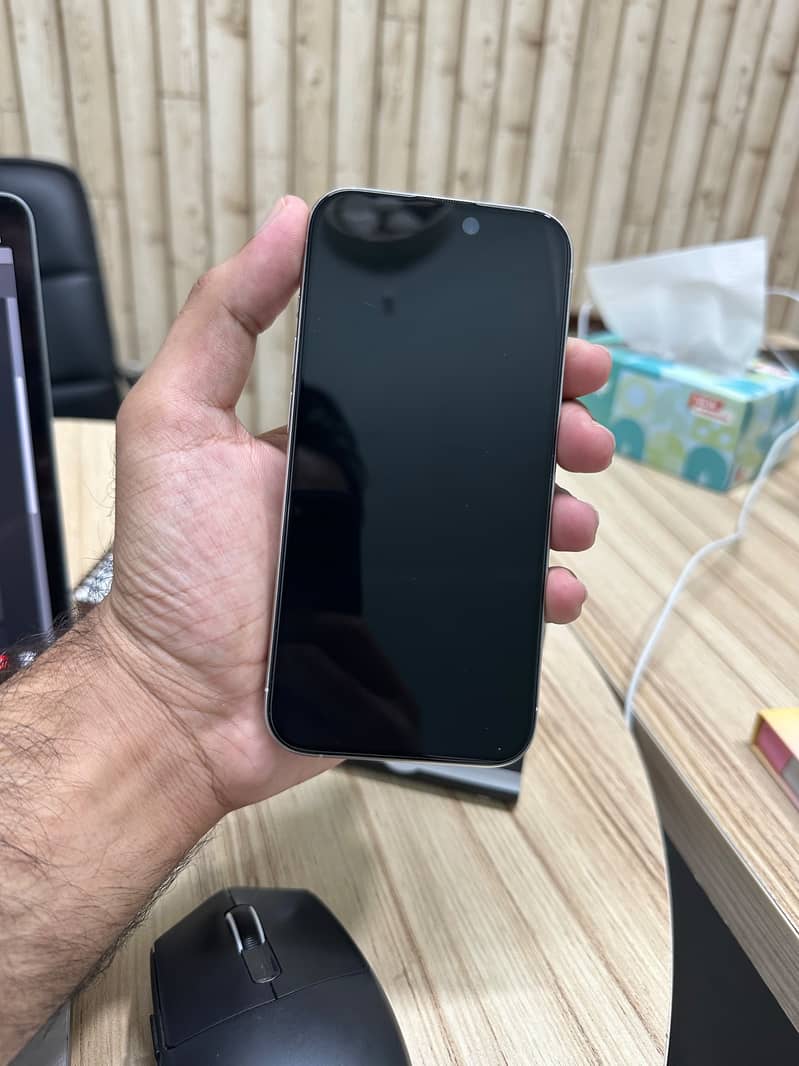 Apple iPhone 15 Pro 3
