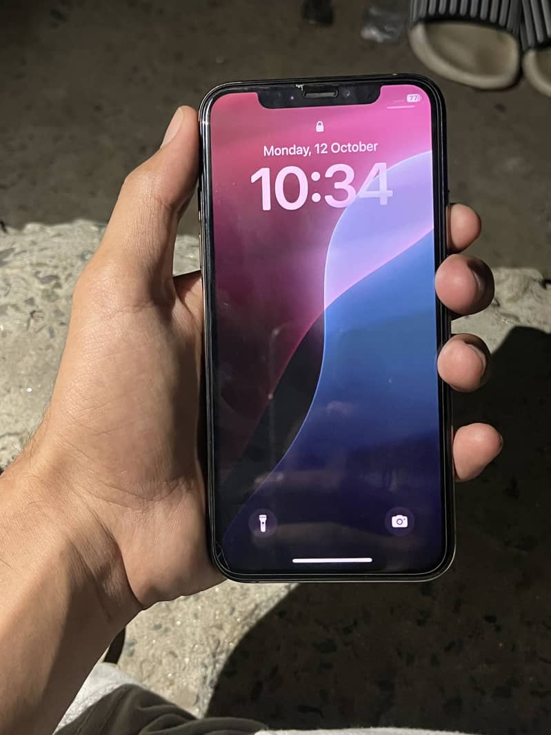 Apple iPhone XS 3