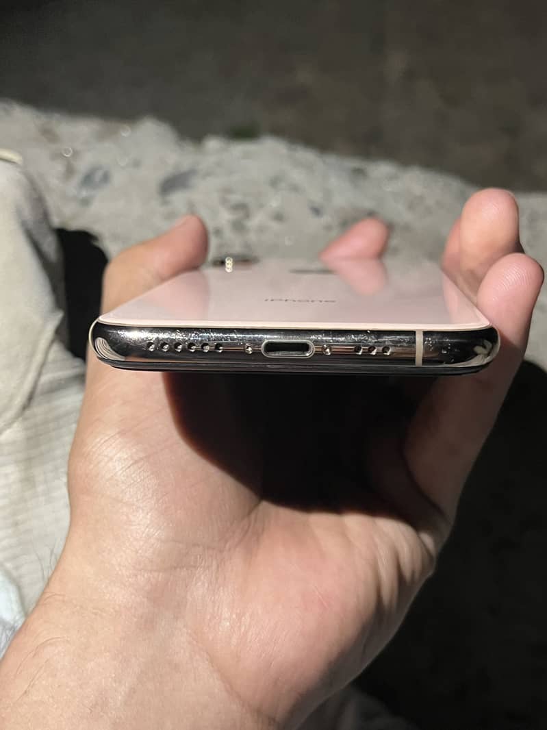 Apple iPhone XS 5