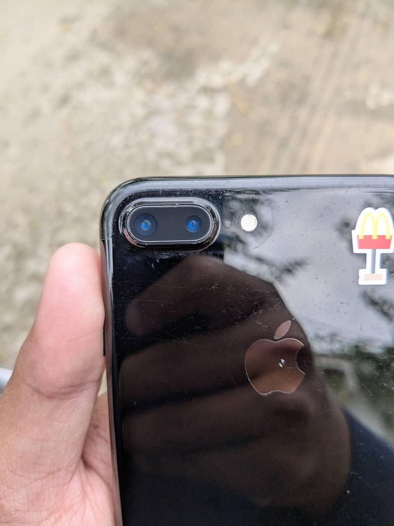 Apple iPhone 7 Plus 3