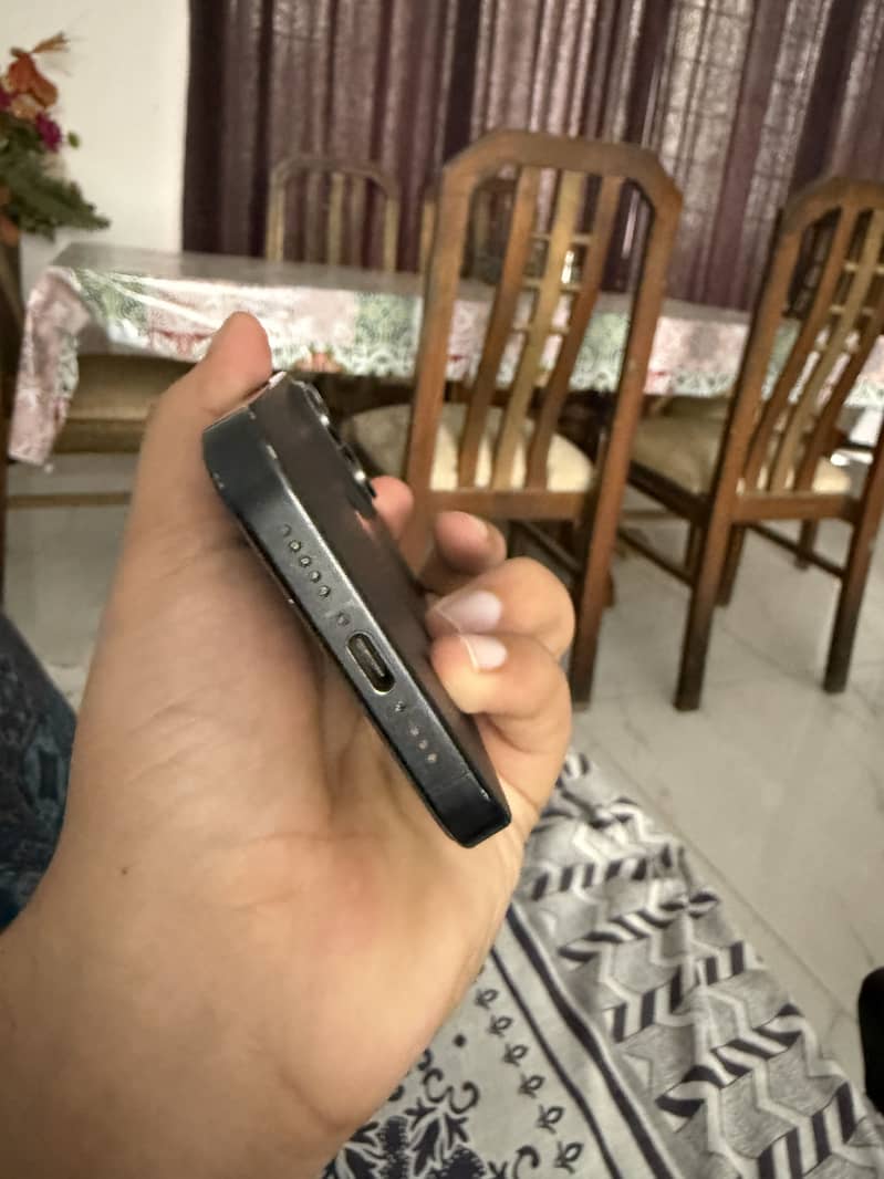 Apple iPhone 15 Pro 1
